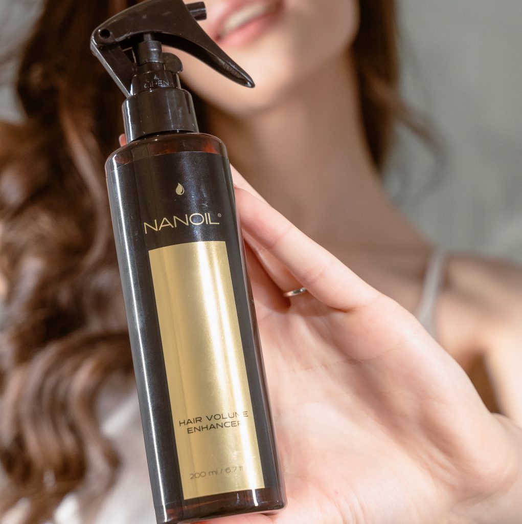 nanoil SPRAY FOR FULLER-LOOKING HAIR